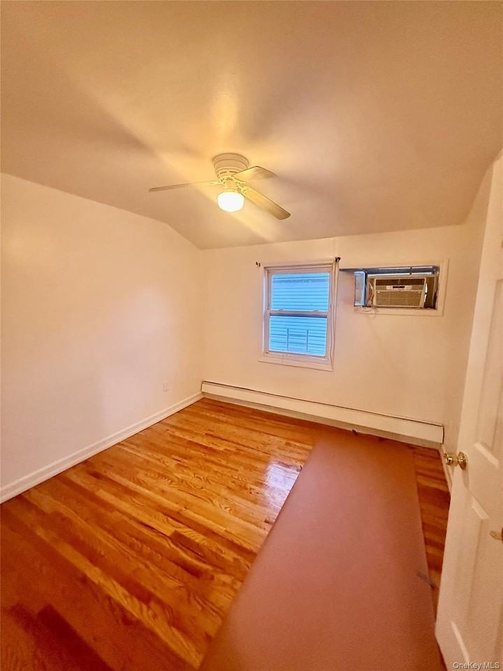 11535 158th St - Photo 4 of 8
