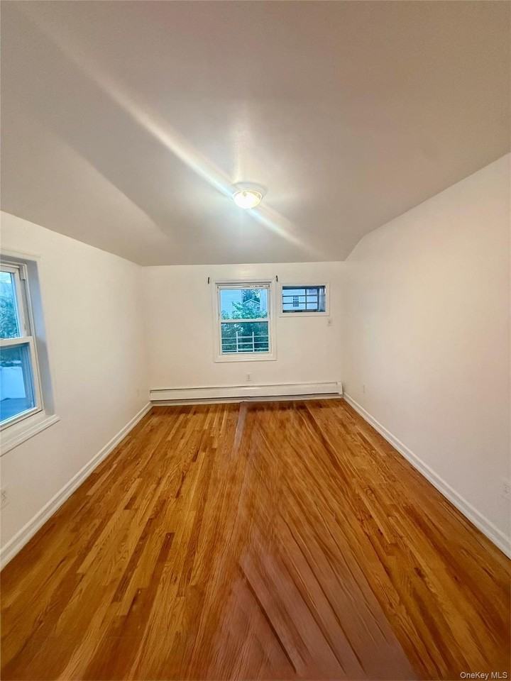 11535 158th St - Photo 5 of 8
