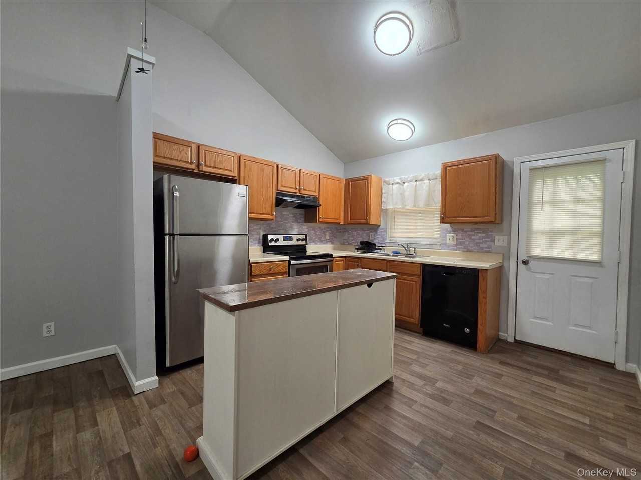 706 Tower Ave #B - Photo 6 of 22