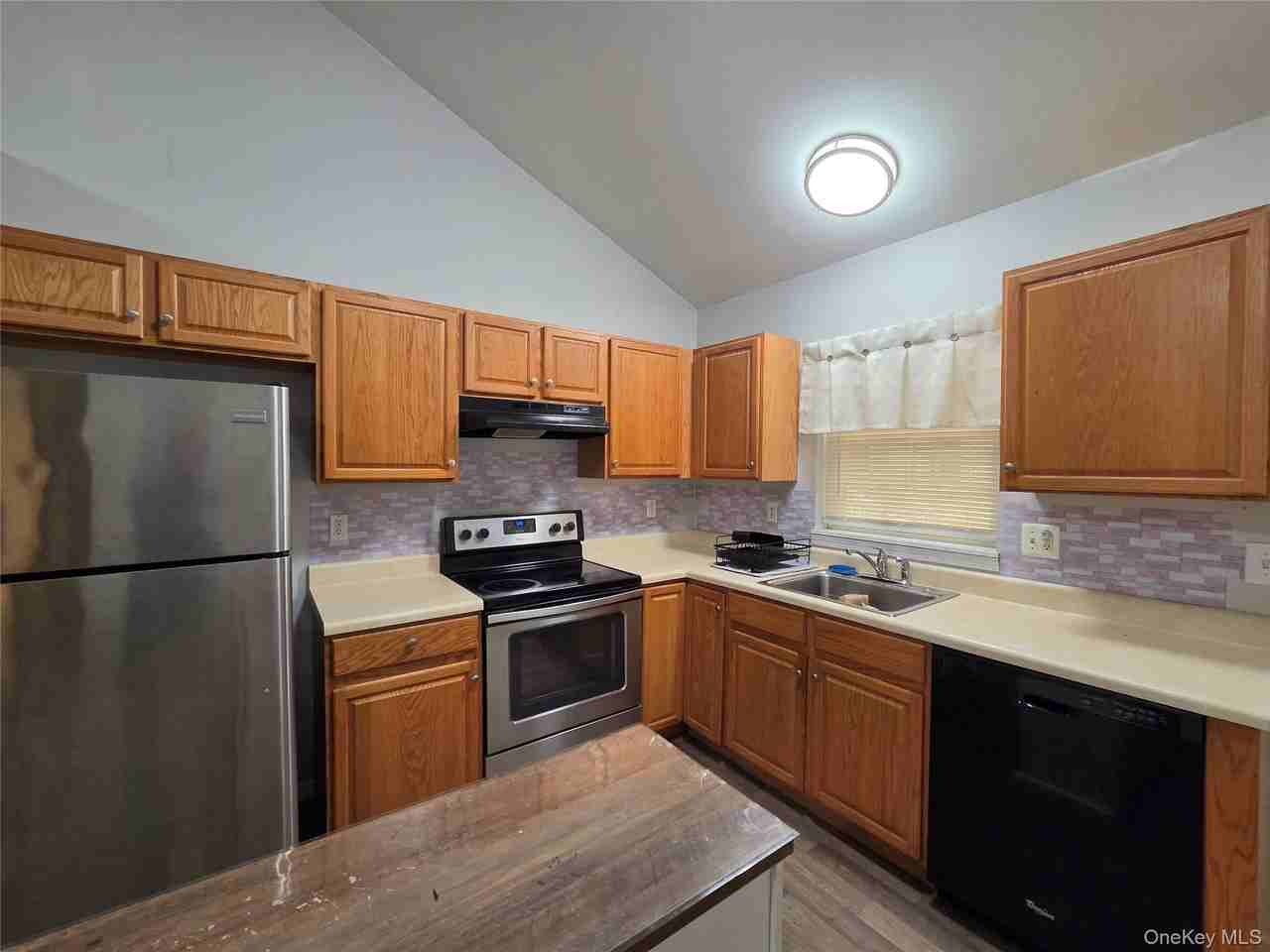 706 Tower Ave #B - Photo 7 of 22