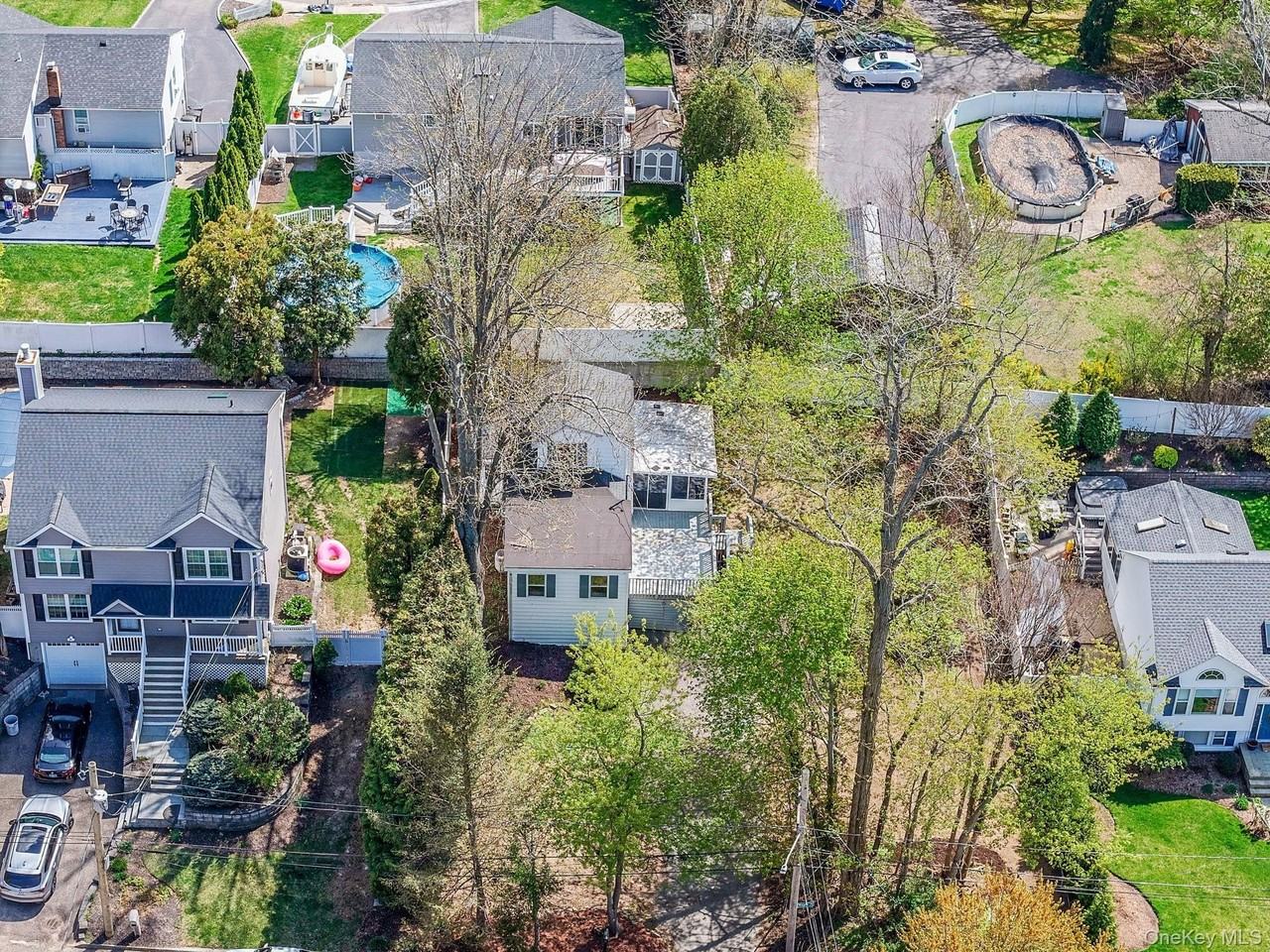 93 Maple Rd - Photo 4 of 27