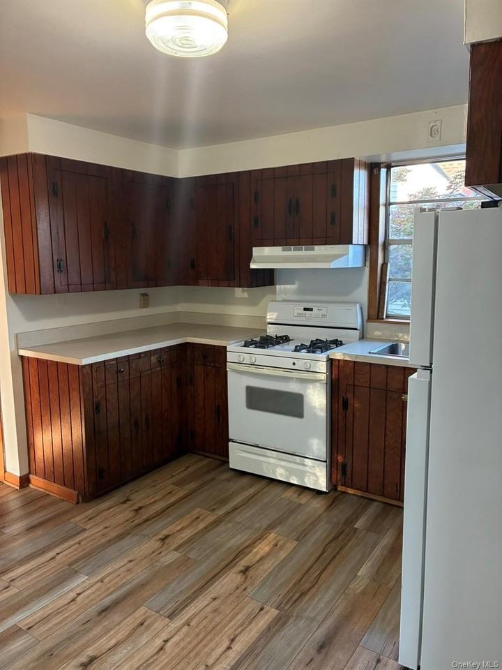 28 Rose St #2 - Photo 2 of 10