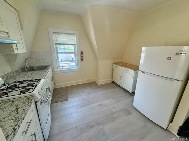 100 Earle Ave #3 - Photo 2 of 7