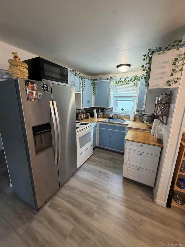272 Davenport St - Photo 5 of 10