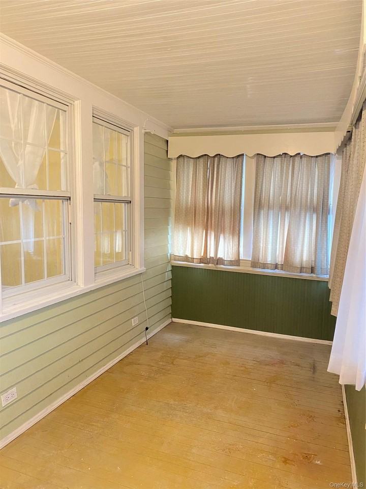 8459 126th St - Photo 2 of 32