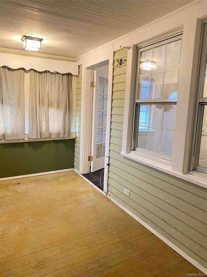 8459 126th St - Photo 3 of 32