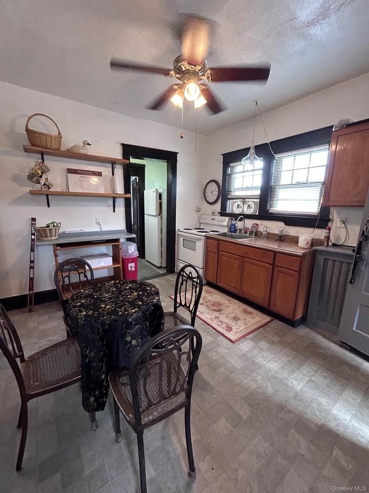 298 Highland Ave - Photo 2 of 18