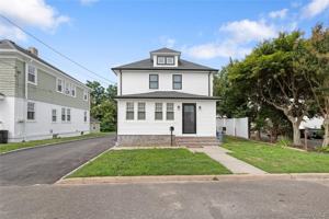 featured image of 38 Smith St #1