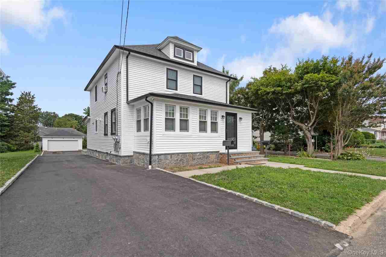 38 Smith St #1 - Photo 2 of 13