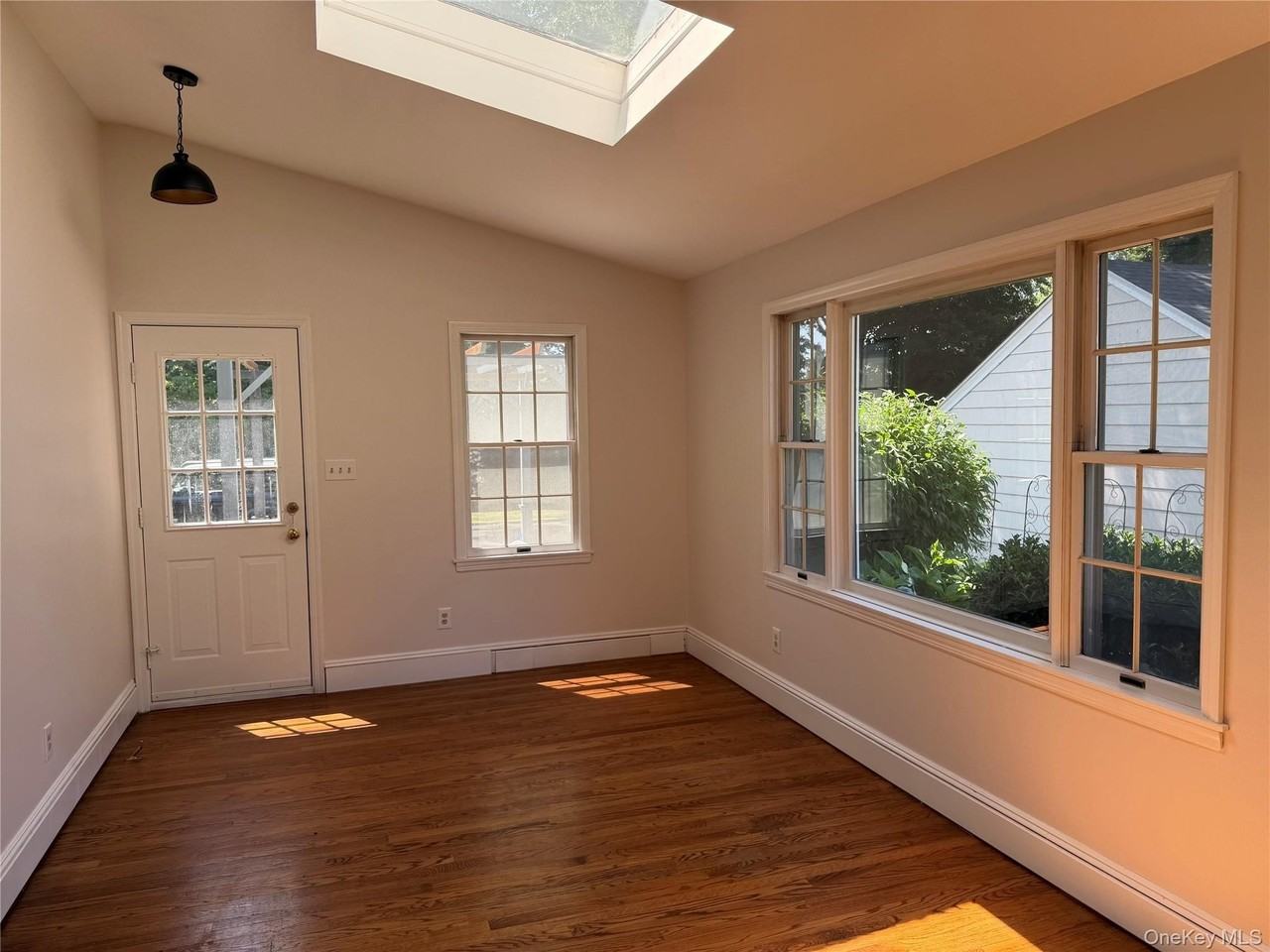 13 Walnut St - Photo 6 of 17