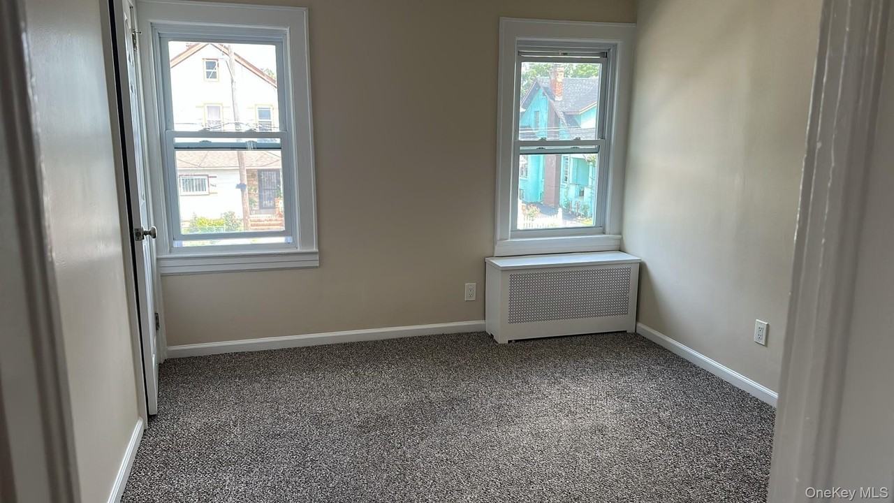 28 Stowe Pl - Photo 4 of 10