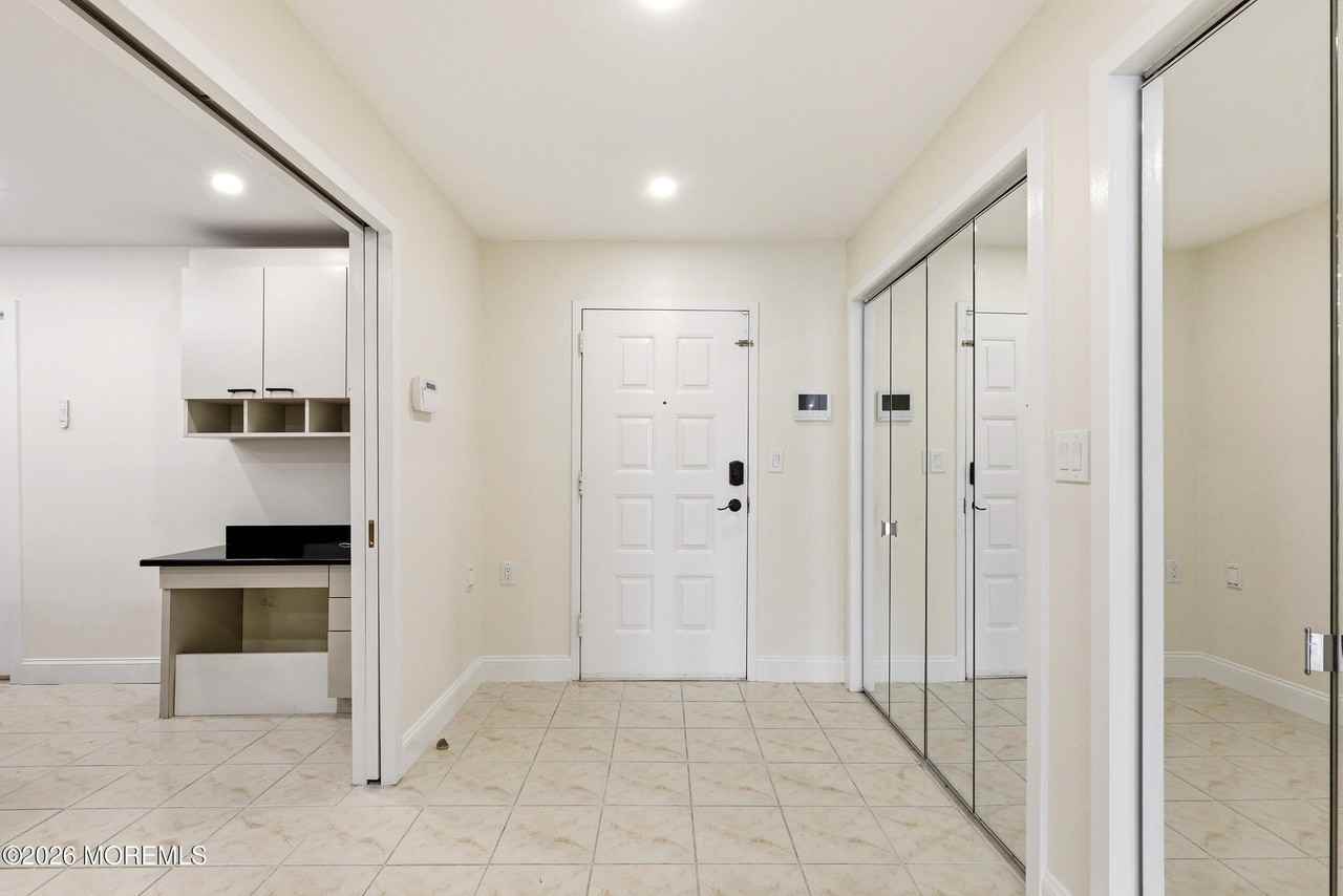 300 Ocean Ave N #C1 - Photo 7 of 38
