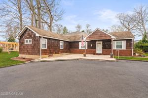 featured image of 456 Harnell Ave