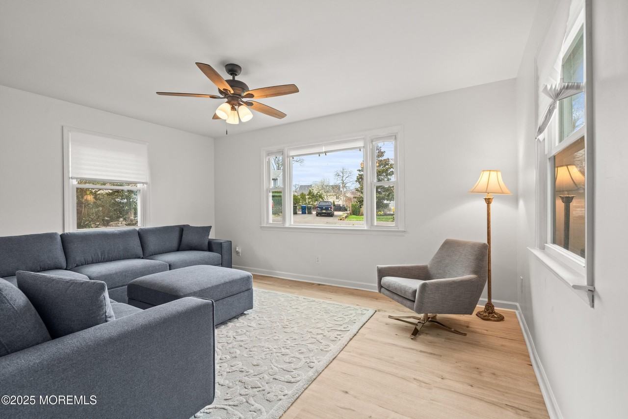 456 Harnell Ave - Photo 6 of 29