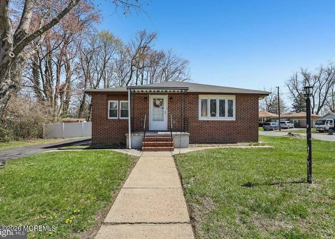 36 Browning Ave - Photo 2 of 15