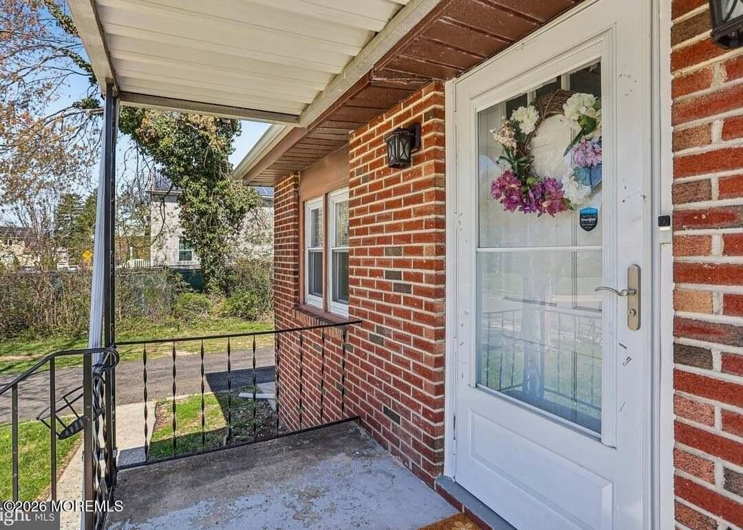 36 Browning Ave - Photo 3 of 15