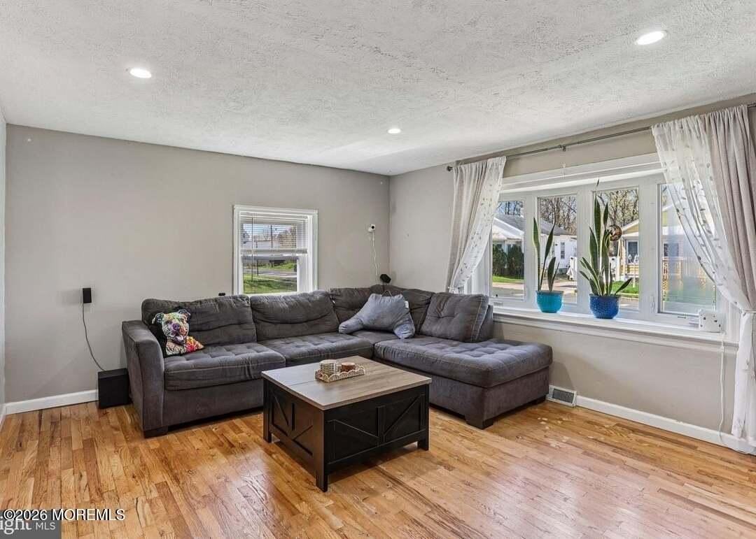 36 Browning Ave - Photo 5 of 15