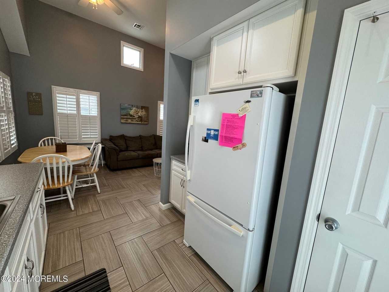 117 W Bayberry Way - Photo 3 of 13