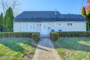 featured image of 980 Woodgate Ave