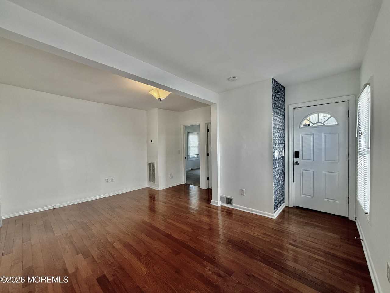 403 Park Place Ave #1 - Photo 4 of 19