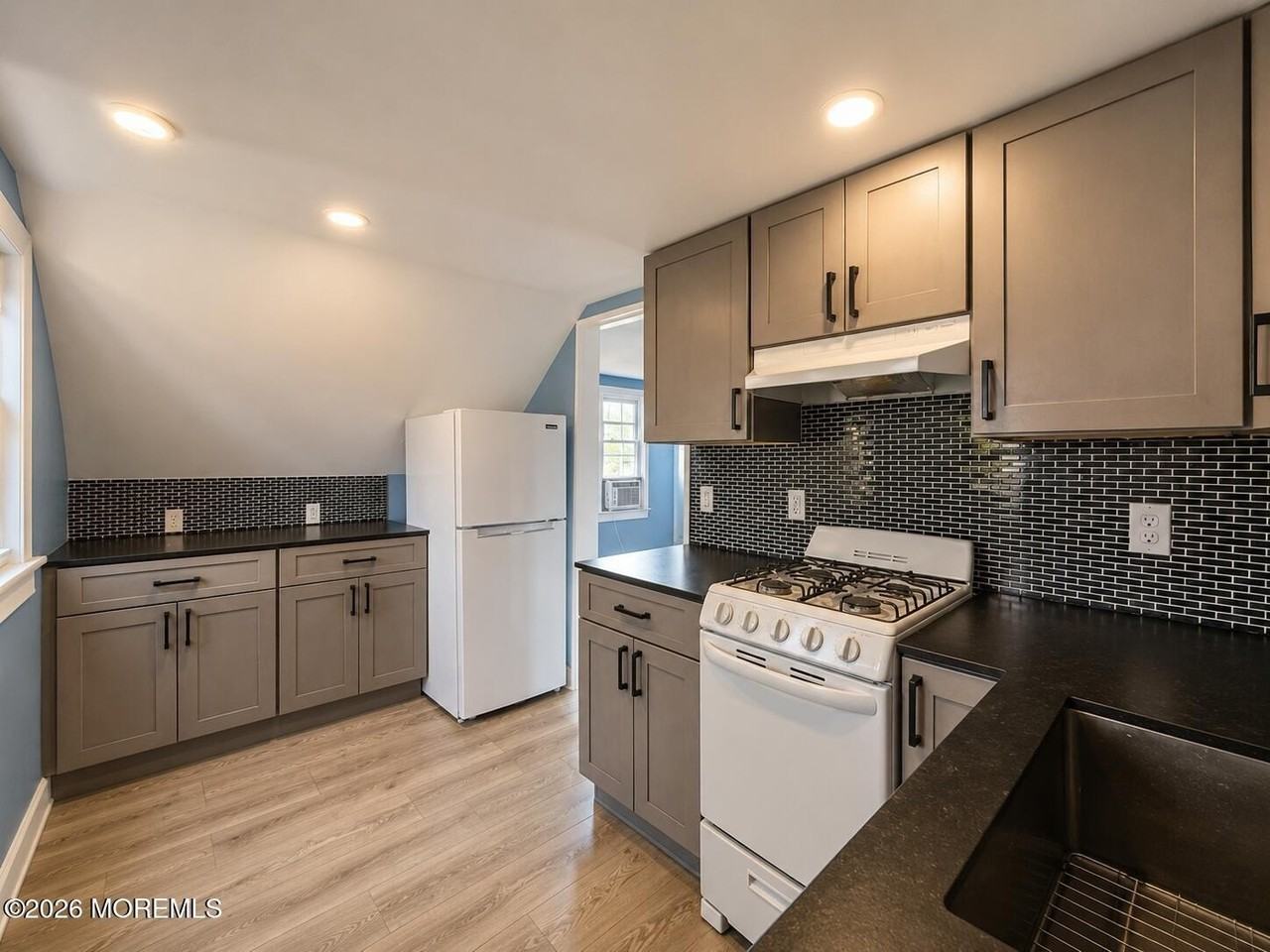66 Alcoa Ave #2 - Photo 4 of 12