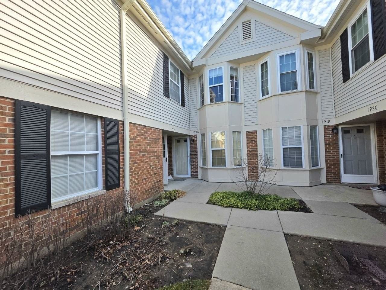 1914 Quaker Hollow Ln - Photo 2 of 22