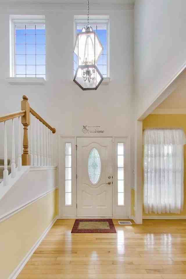 501 Tuscany Dr - Photo 2 of 48