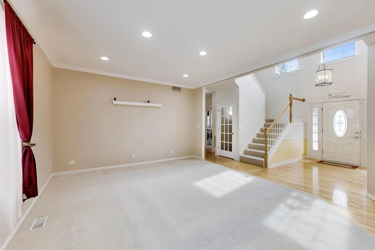 501 Tuscany Dr - Photo 5 of 48
