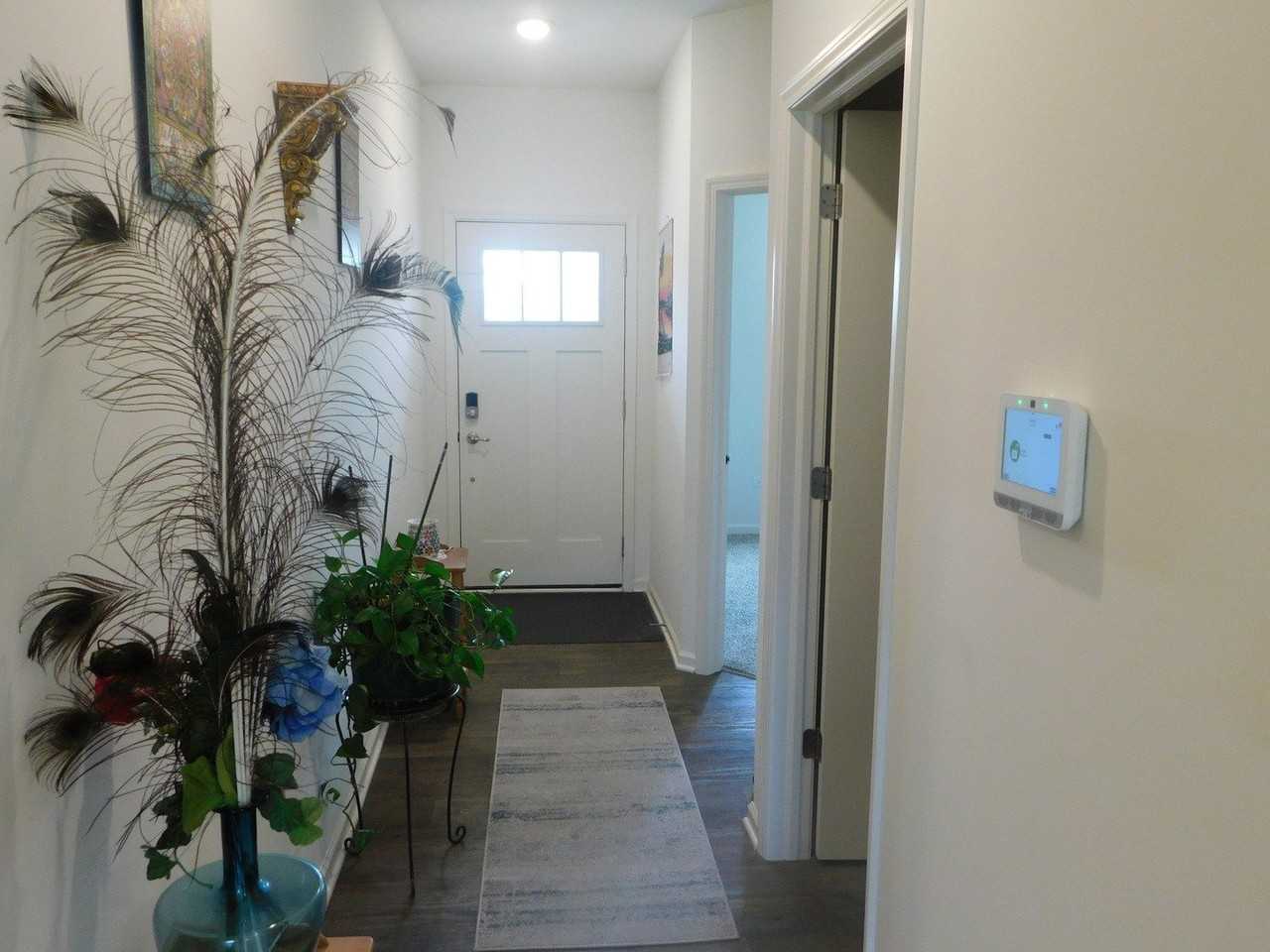 944 Darwin St - Photo 2 of 15