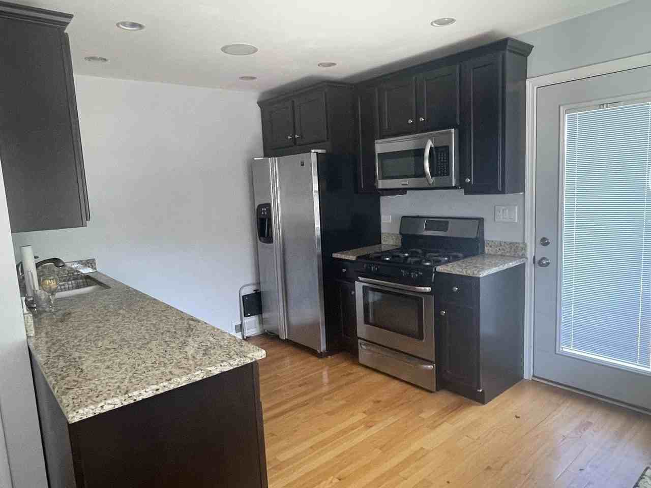 801 S Fairfield Ave - Photo 3 of 13
