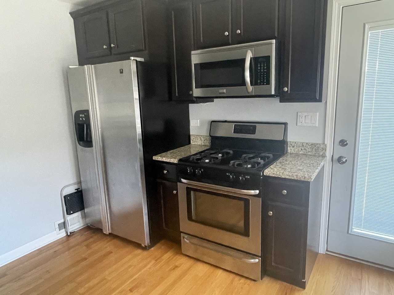 801 S Fairfield Ave - Photo 4 of 13