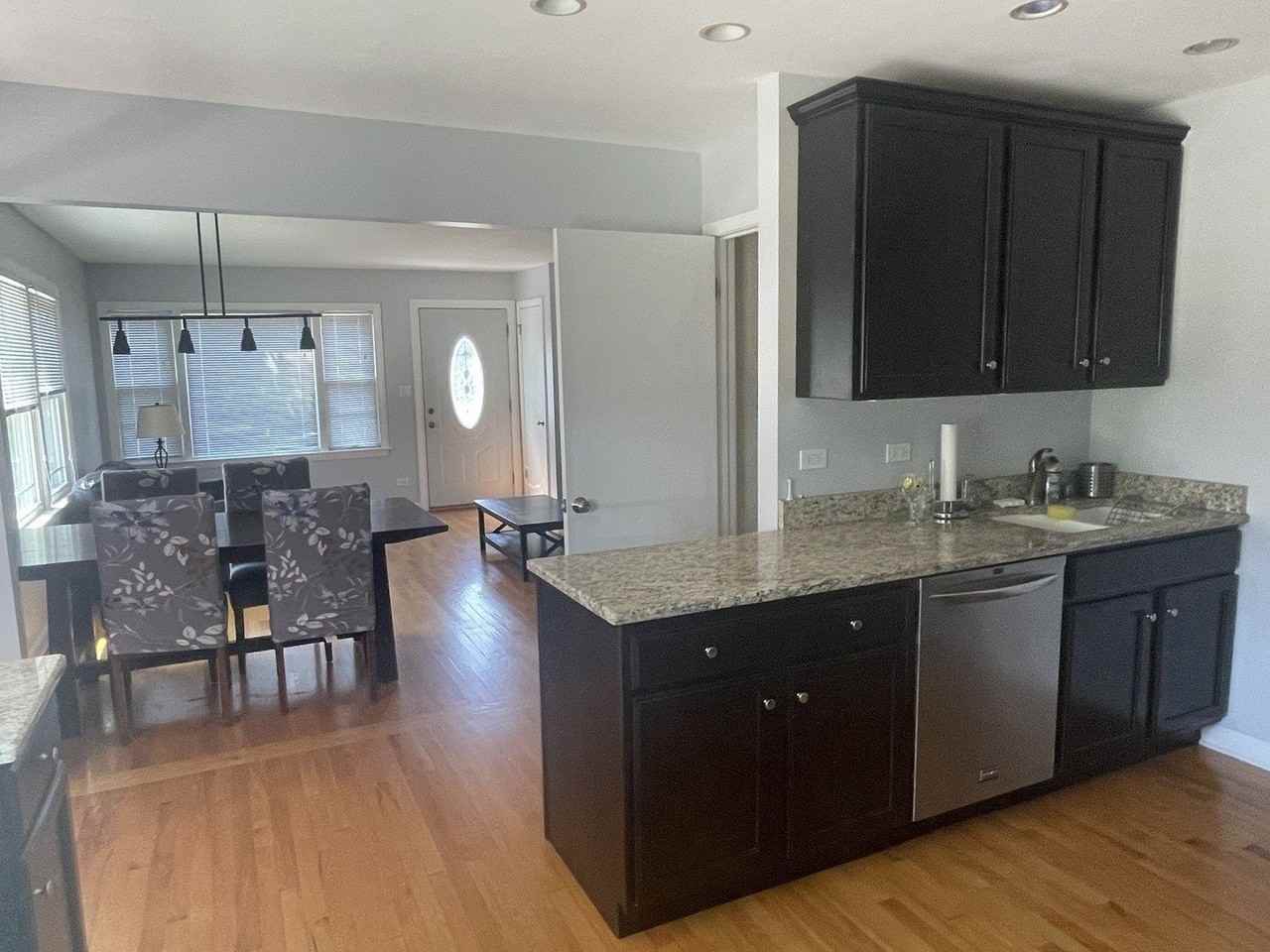 801 S Fairfield Ave - Photo 5 of 13