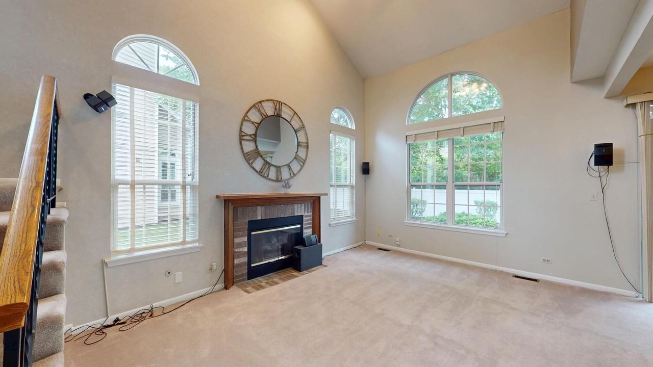 1237 Cranbrook Dr - Photo 5 of 35