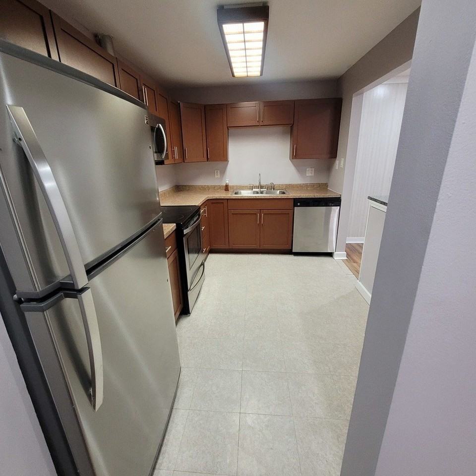 803 Garden Cir #7A - Photo 2 of 23