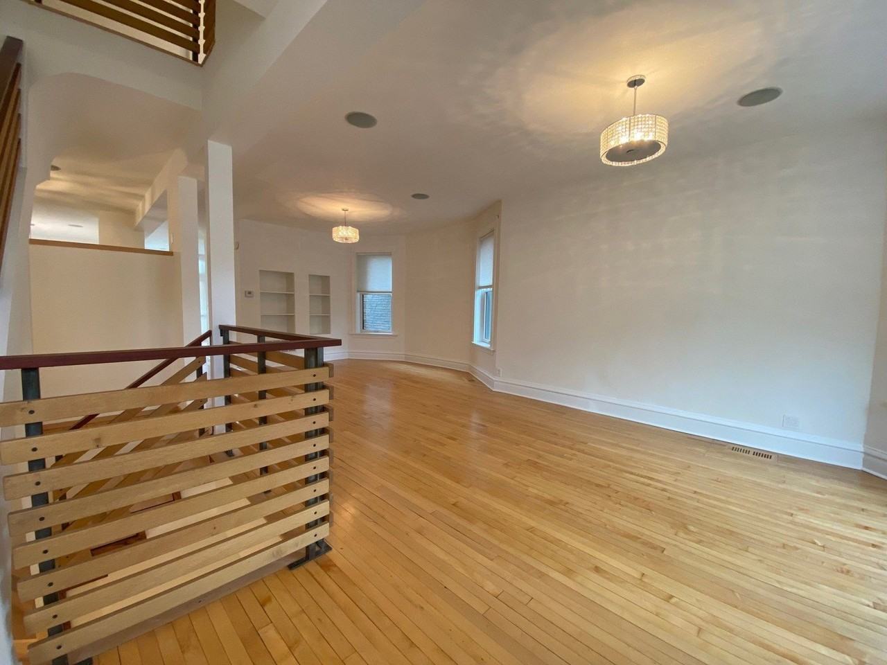 2441 N Mozart St - Photo 4 of 35