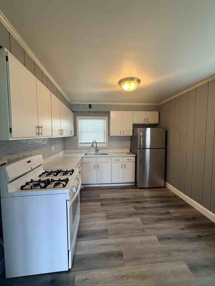 126 Nauvoo St - Photo 3 of 8