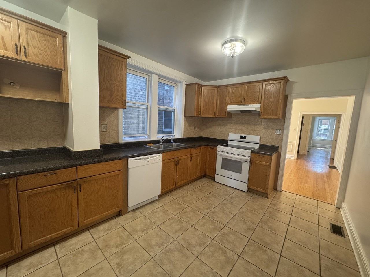 5849 N Campbell Ave #1 - Photo 7 of 15