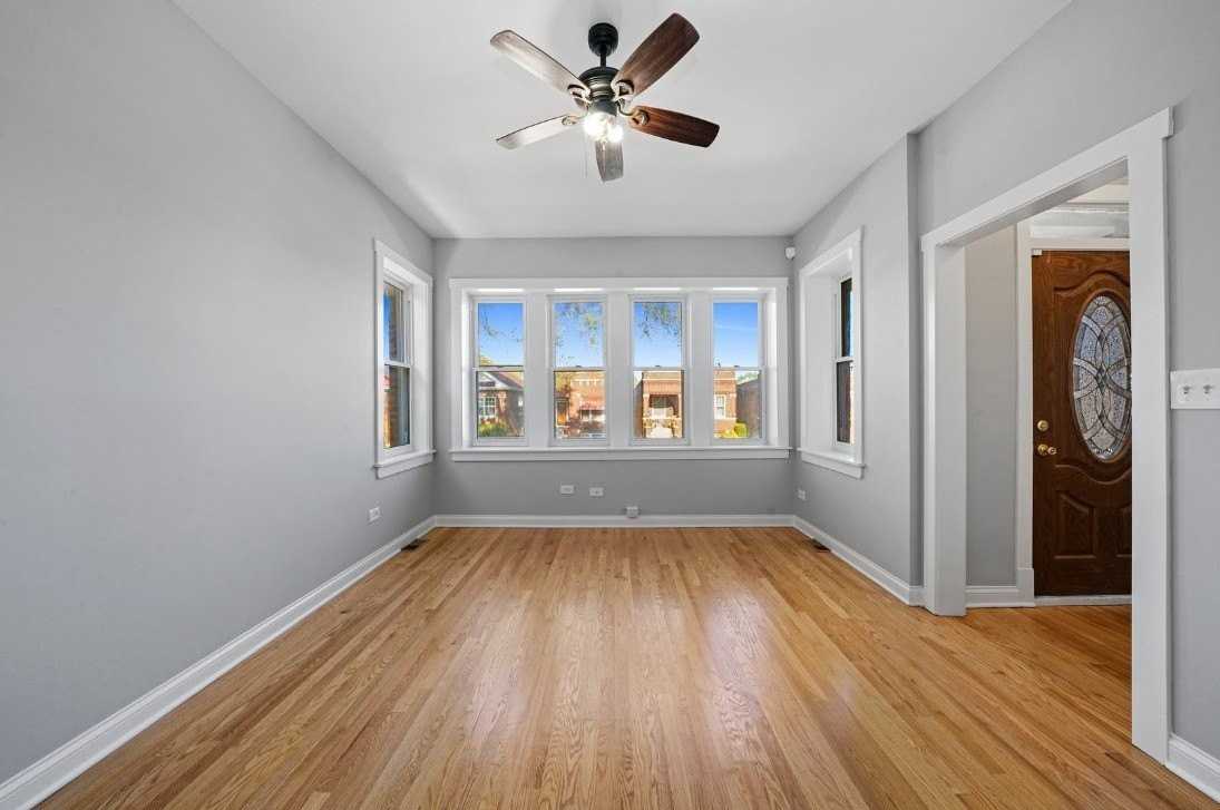 1532 Lombard Ave - Photo 5 of 25