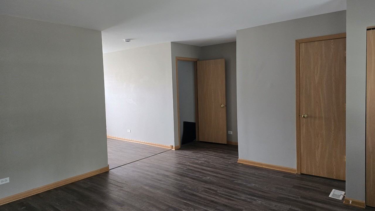 2053 Grayhawk Dr - Photo 3 of 13