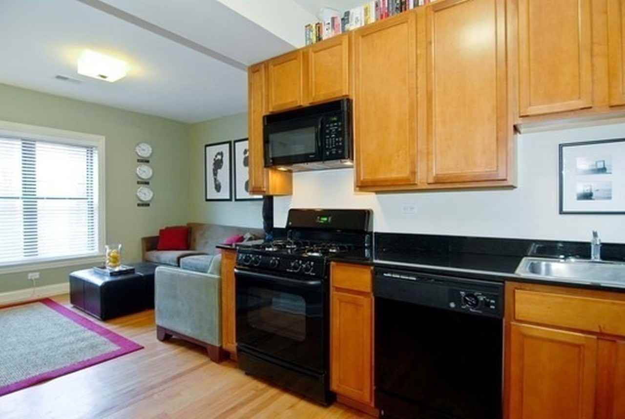 903 W Cornelia Ave #3N - Photo 4 of 9