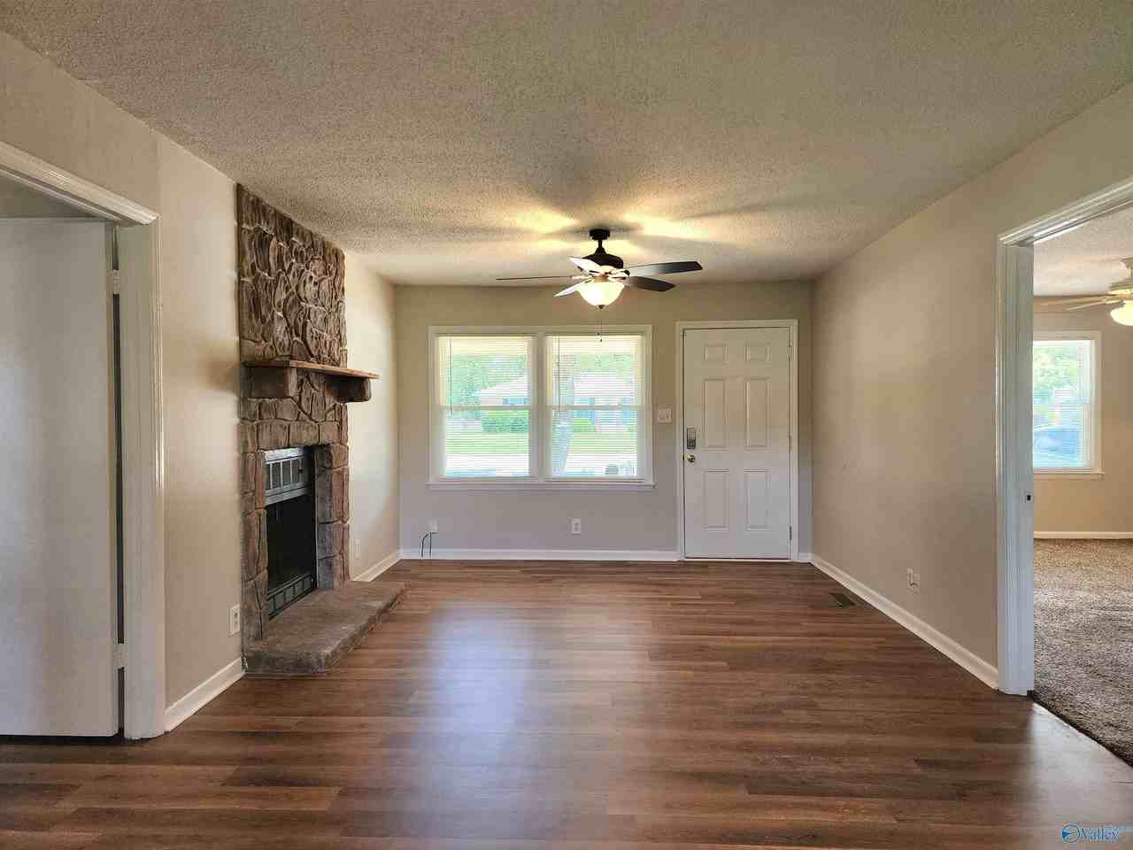 227 Drake Ave Sw - Photo 3 of 16