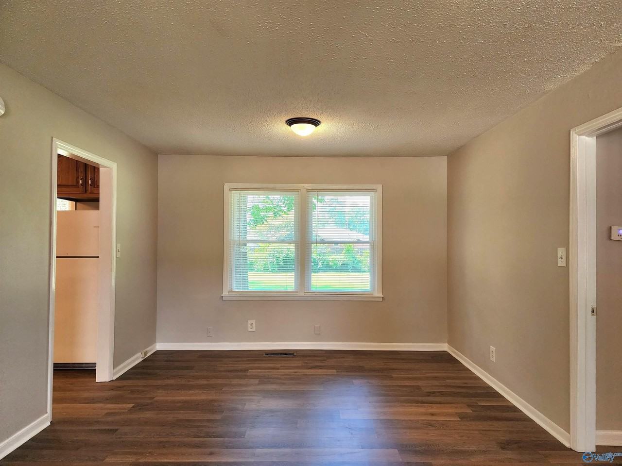 227 Drake Ave Sw - Photo 4 of 16