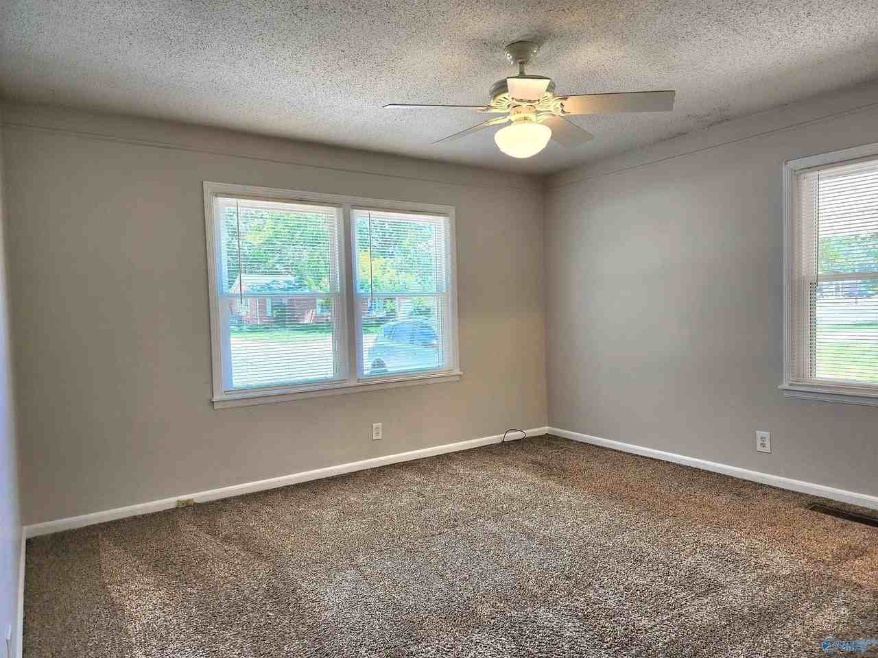 227 Drake Ave Sw - Photo 7 of 16
