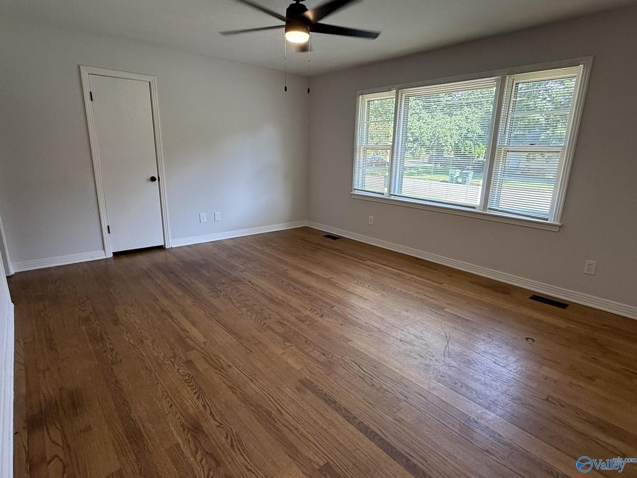 1911 Bluebird Ave Nw - Photo 4 of 15