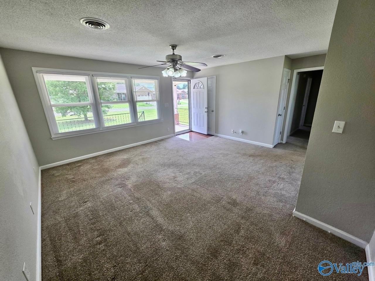 17439 Morgan Dr - Photo 4 of 34
