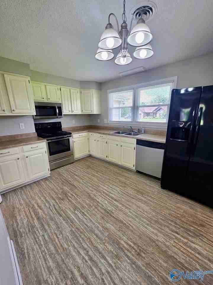 17439 Morgan Dr - Photo 6 of 34
