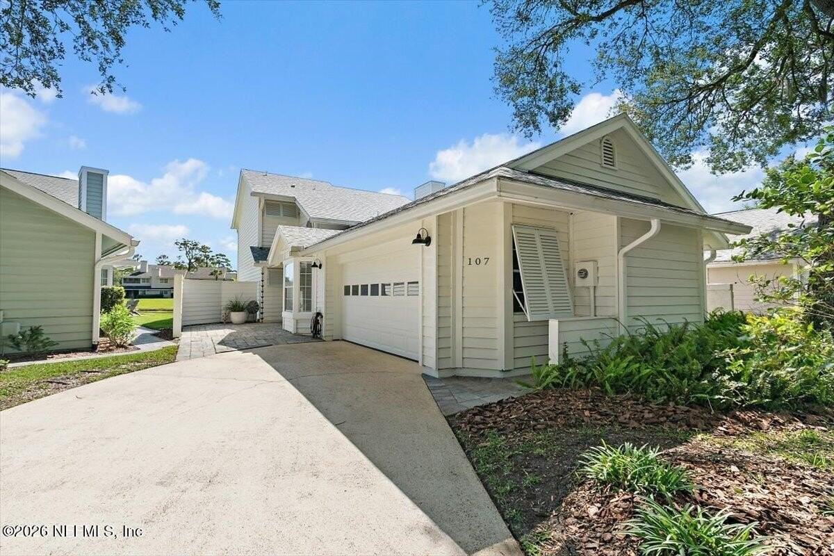 107 Island Dr - Photo 6 of 32