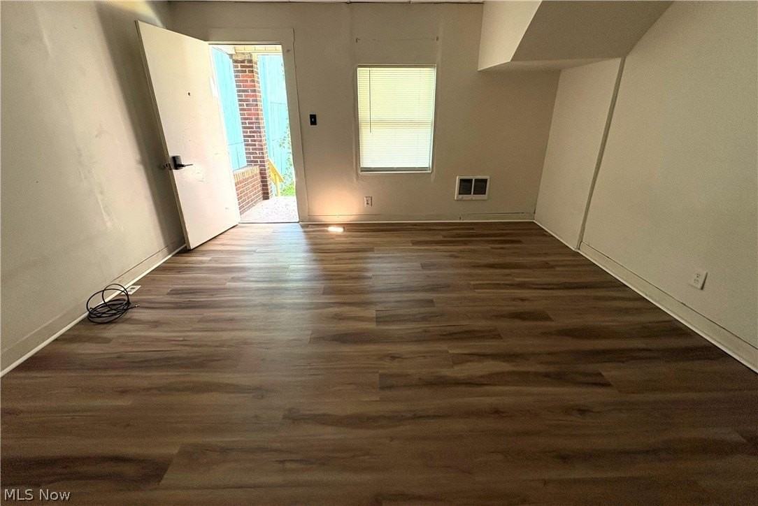 643 Allegheny St - Photo 6 of 8