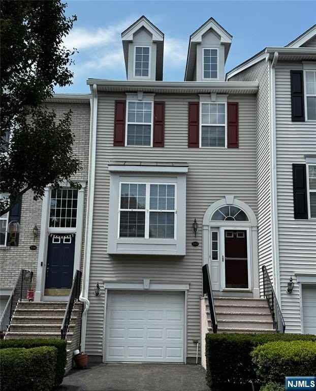 533 Coventry Dr - Photo 2 of 31