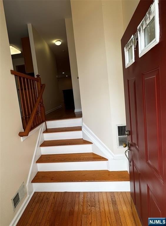 533 Coventry Dr - Photo 3 of 31